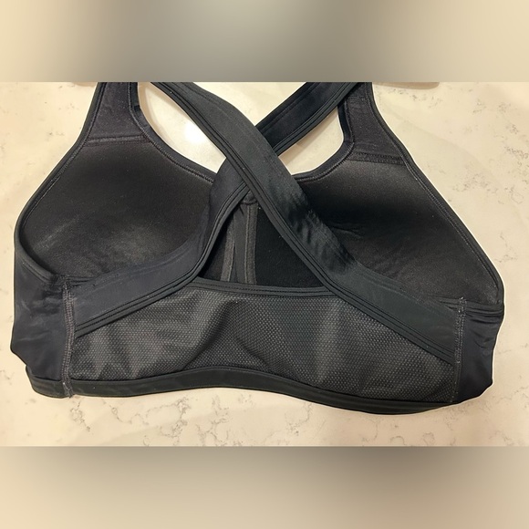 Under Armour Black Crossback Sports Bra Size L (36-38) - Picture 2 of 4